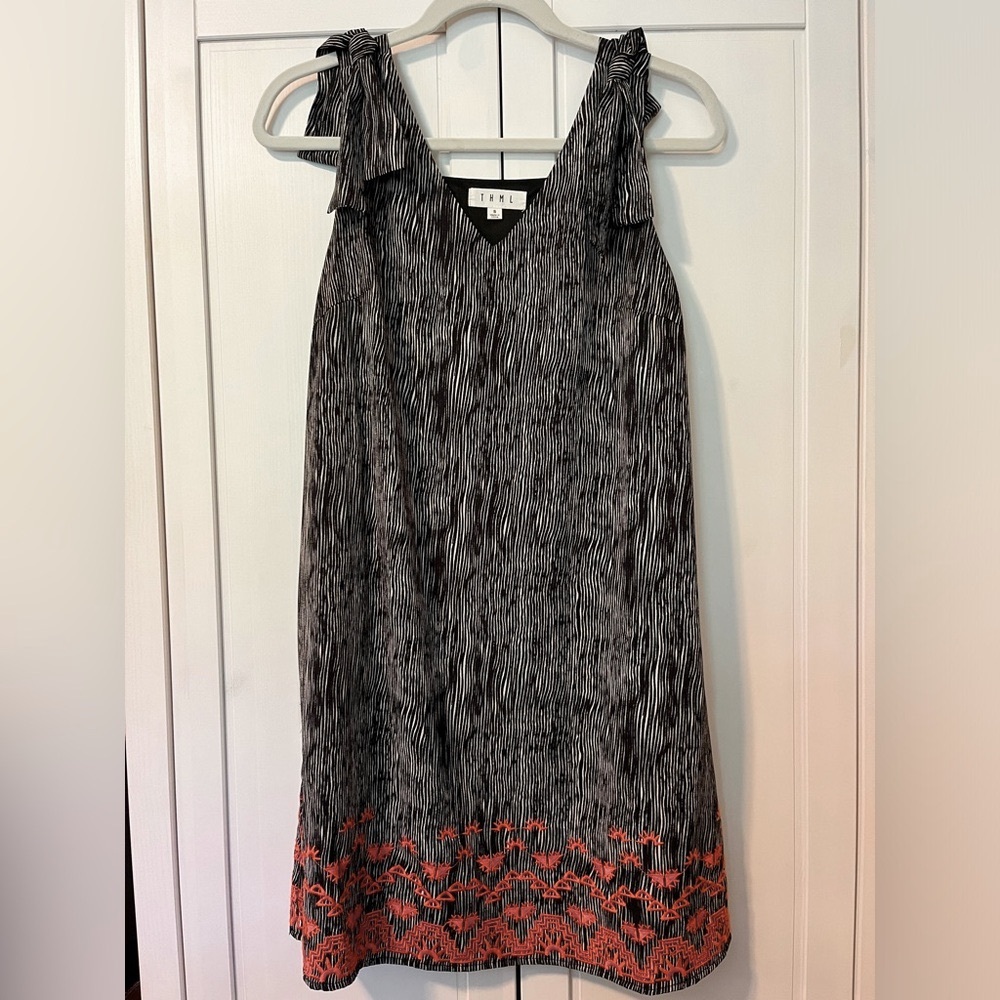 THML Tie Shoulder V-neck Black and White Printed Dress Size Small